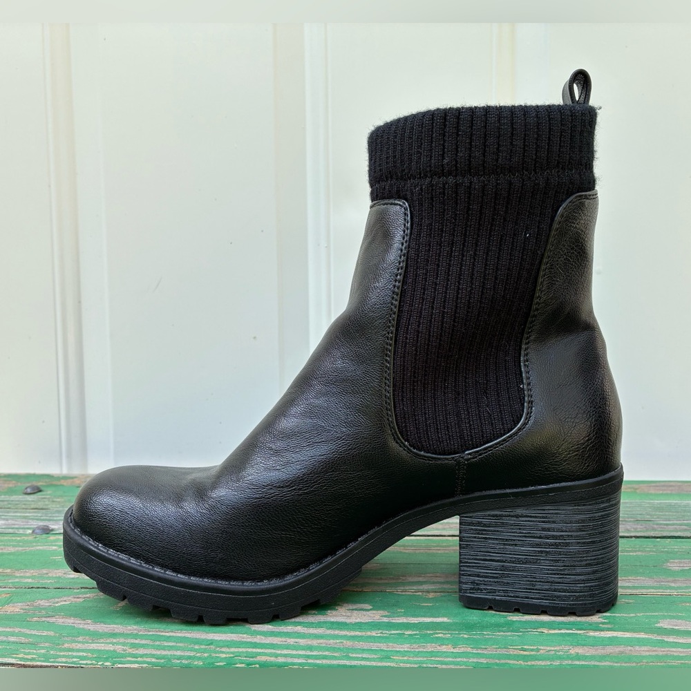 White Mountain Womens Benji Chunky Heel Chelsea Booties Sz 9 Boots Black Leather